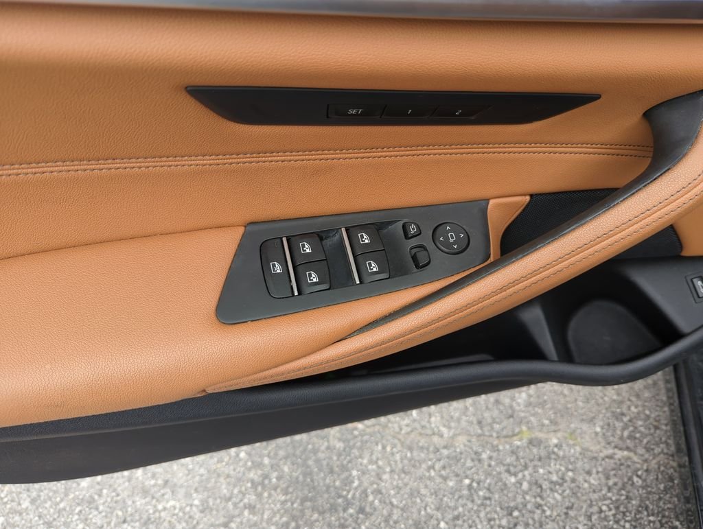 Used 2021 Black BMW 540i image 18