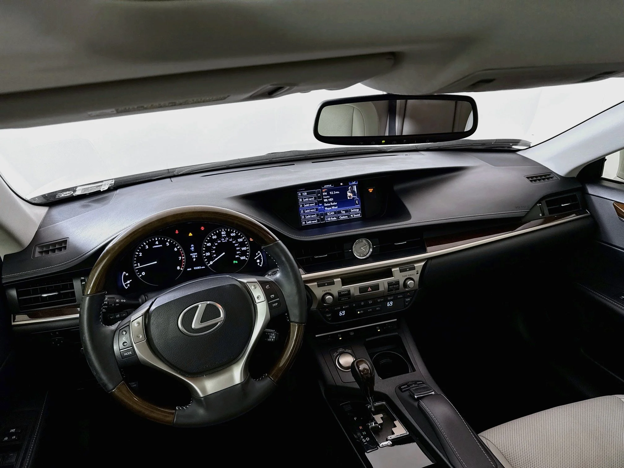 Used 2015 Silver Lining Metallic Lexus 350 image 24