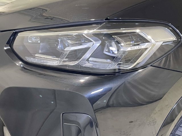 Used 2022 Black BMW xDrive30i image 15