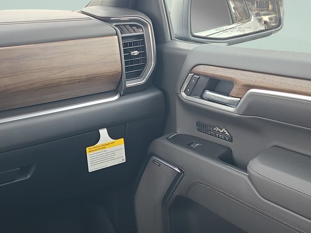 New 2026 Polar White Tricoat Chevrolet High Country image 13