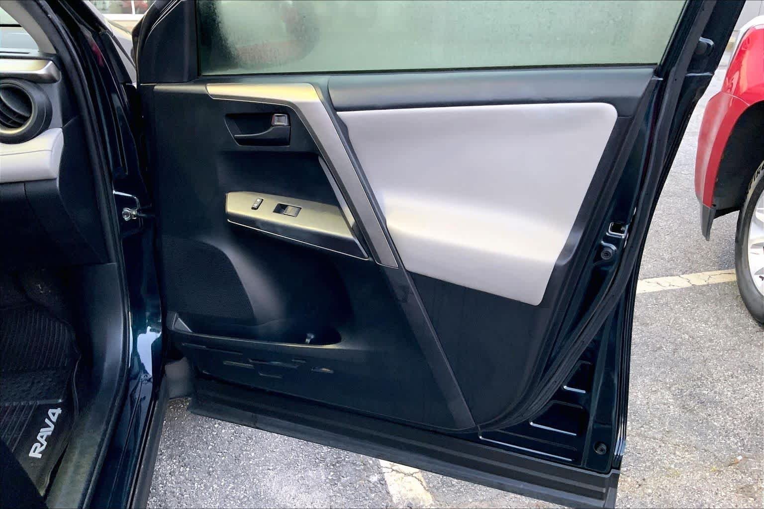 Used 2018 Galactic Aqua Mica Toyota Hybrid LE image 33
