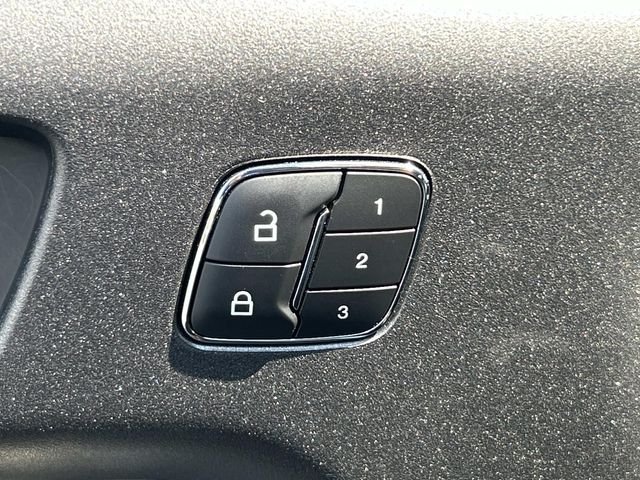 Used 2025 White Ford Badlands image 23