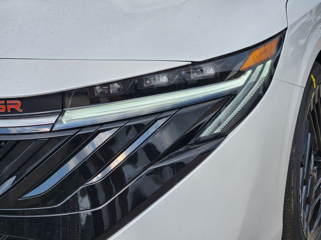 New 2026 Aspen White TriCoat / Super Black Two-tone Nissan SR image 8