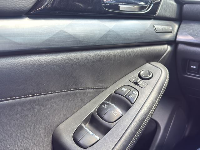 Used 2023 Black Nissan Platinum image 23