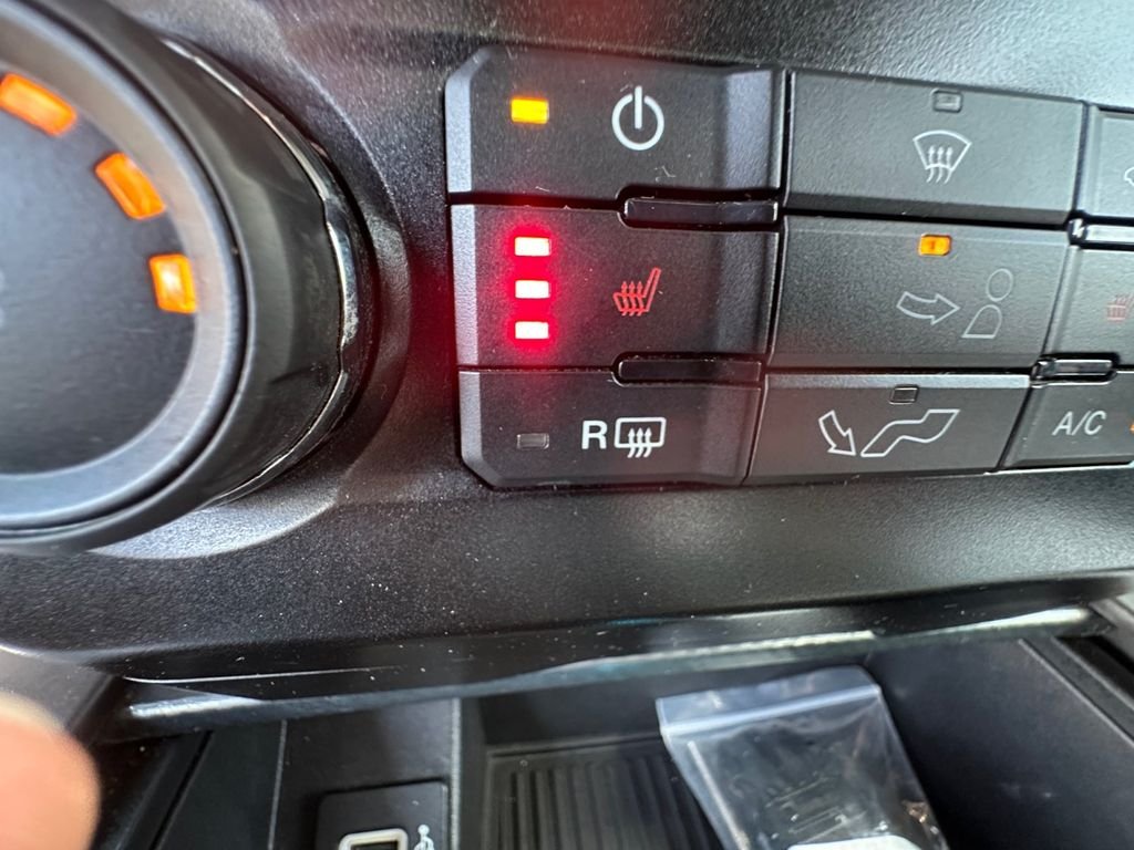 Used 2019 Gray Ford XLT image 24