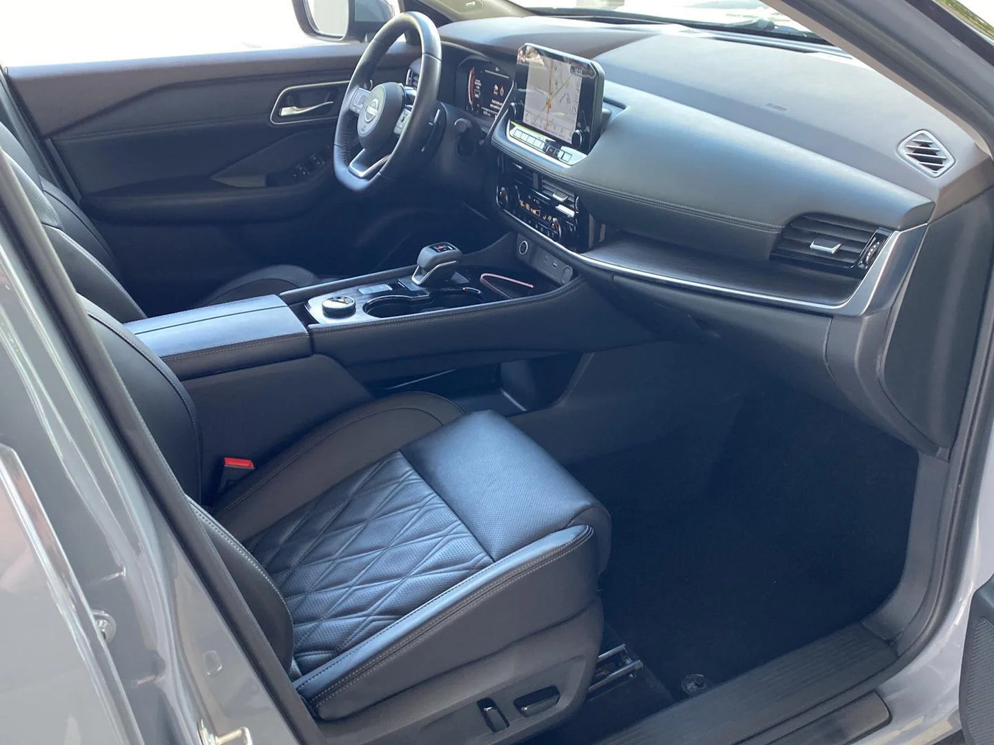 Used 2023 Boulder Gray Pearl Nissan Platinum image 28