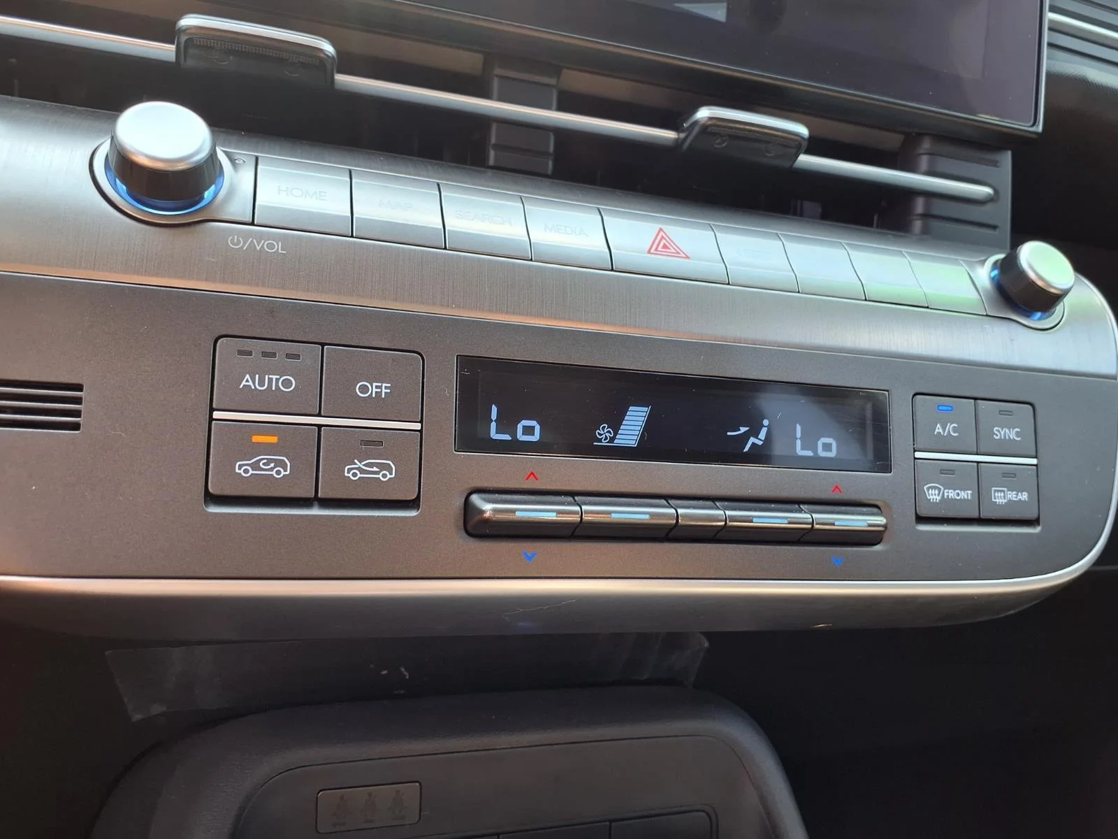 Used 2025 Cyber Gray Metallic Hyundai SEL image 7