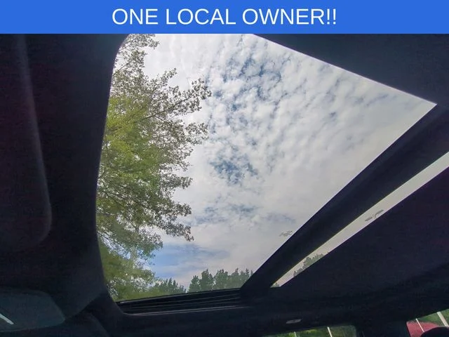 Used 2023 White Ford Lariat image 18