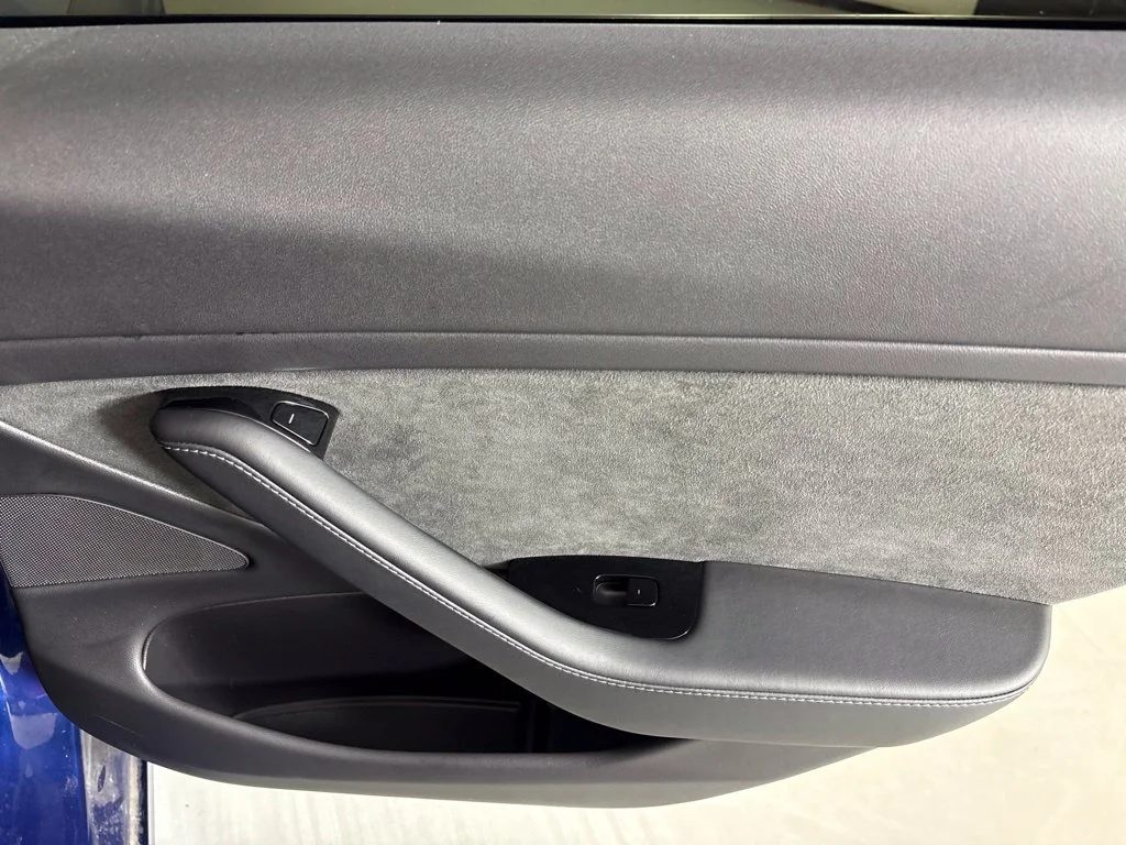 Used 2019 Blue Tesla Mid Range image 15