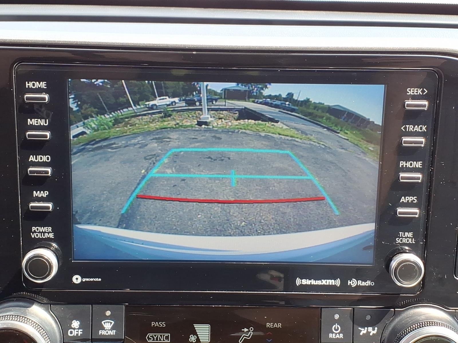 Used 2022 Wind Chill Pearl Toyota XLE image 17