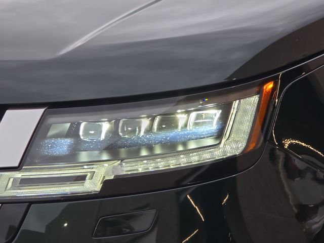 Certified Used 2024 Green Land Rover Autobiography image 33