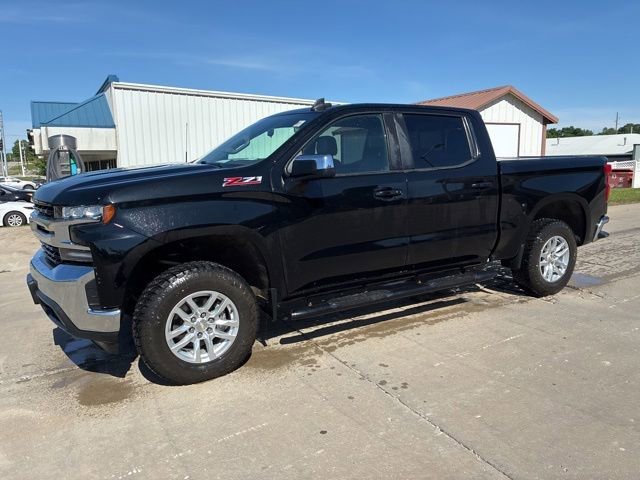 Used 2020 Chevrolet Silverado 1500 LT with VIN 3GCUYDED5LG332626 for sale in Kansas City