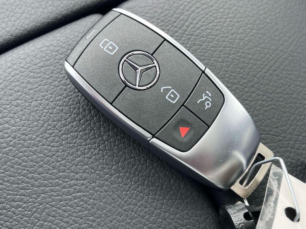 New 2026 Selenite Grey Metallic Mercedes-Benz GLE 350 image 4
