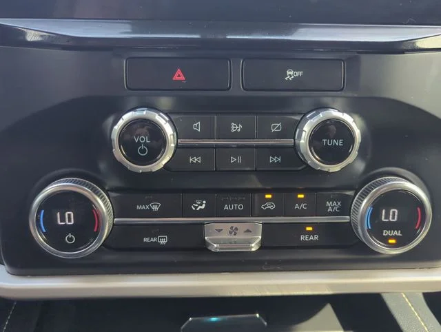 Used 2023 Red Ford XLT image 18