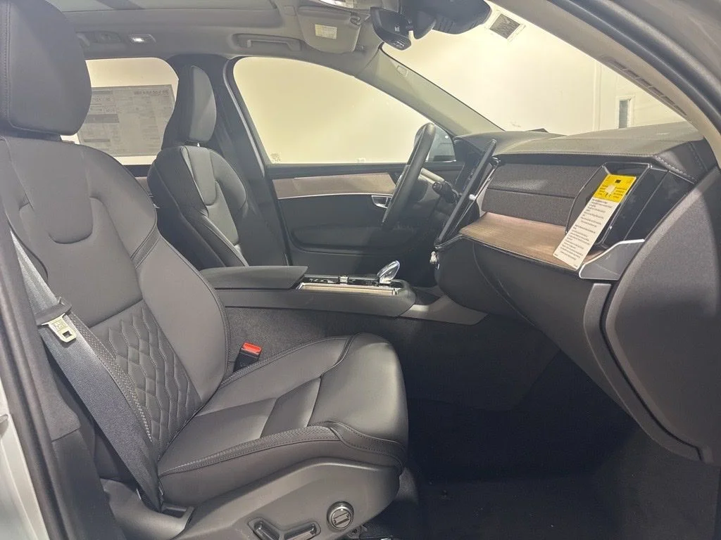 New 2026 Gray Metallic Volvo T8 Plus image 29