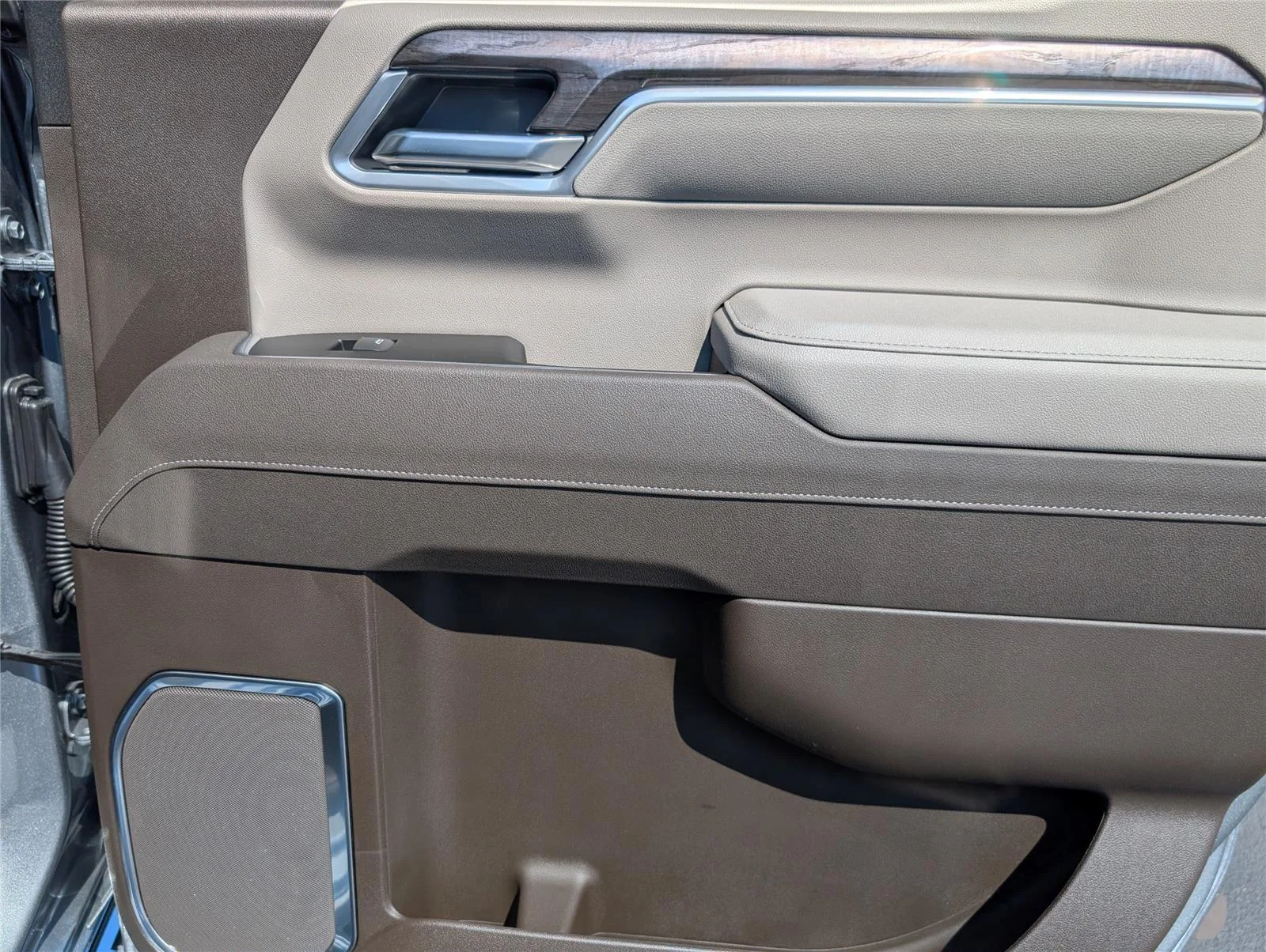 New 2026 Sterling Gray Metallic Chevrolet LTZ image 32