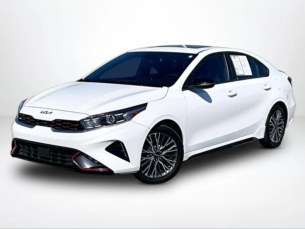 Used 2024 White Kia GT-Line image 2