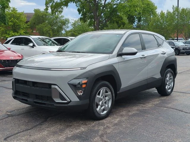 Used 2024 Gray Hyundai SE image 3