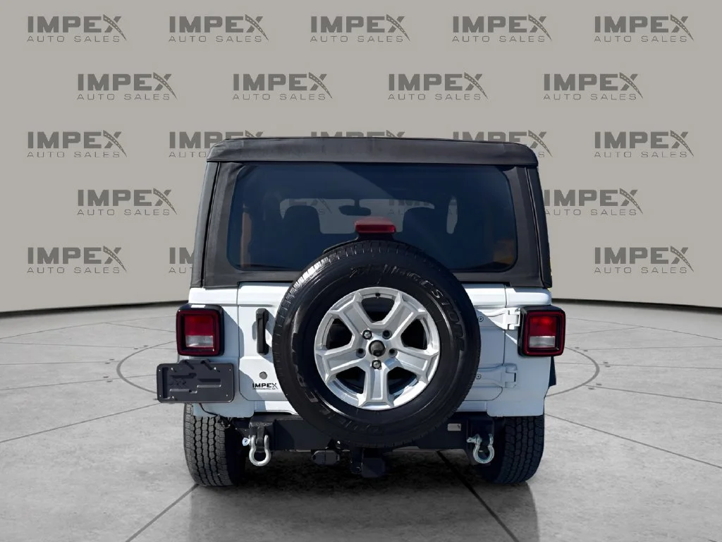 Used 2018 White Jeep Sport S image 4