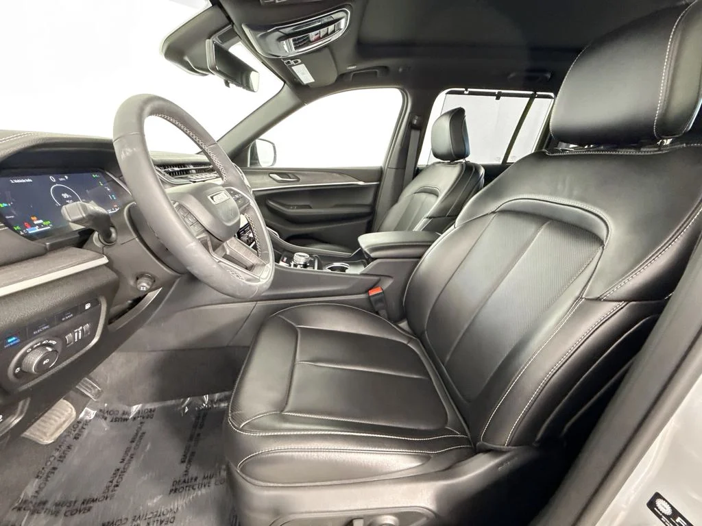 Used 2024 Silver Jeep 4xe image 21