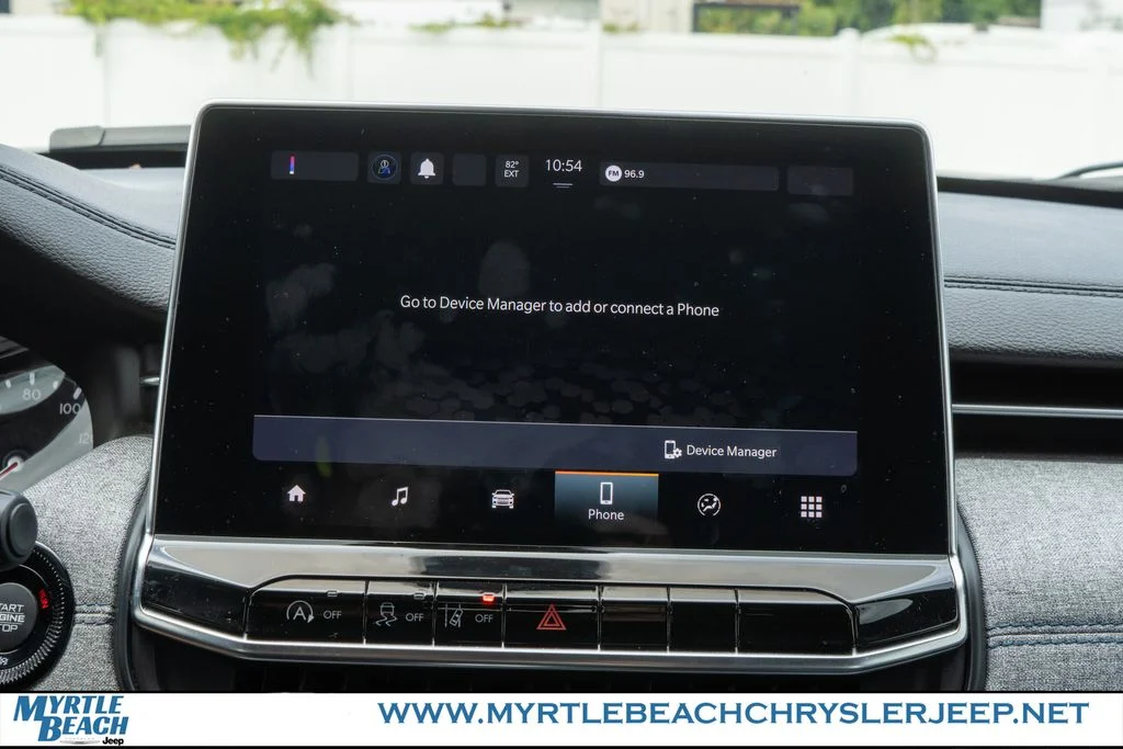 Certified Used 2023 Bright White Clearcoat Jeep Latitude image 21