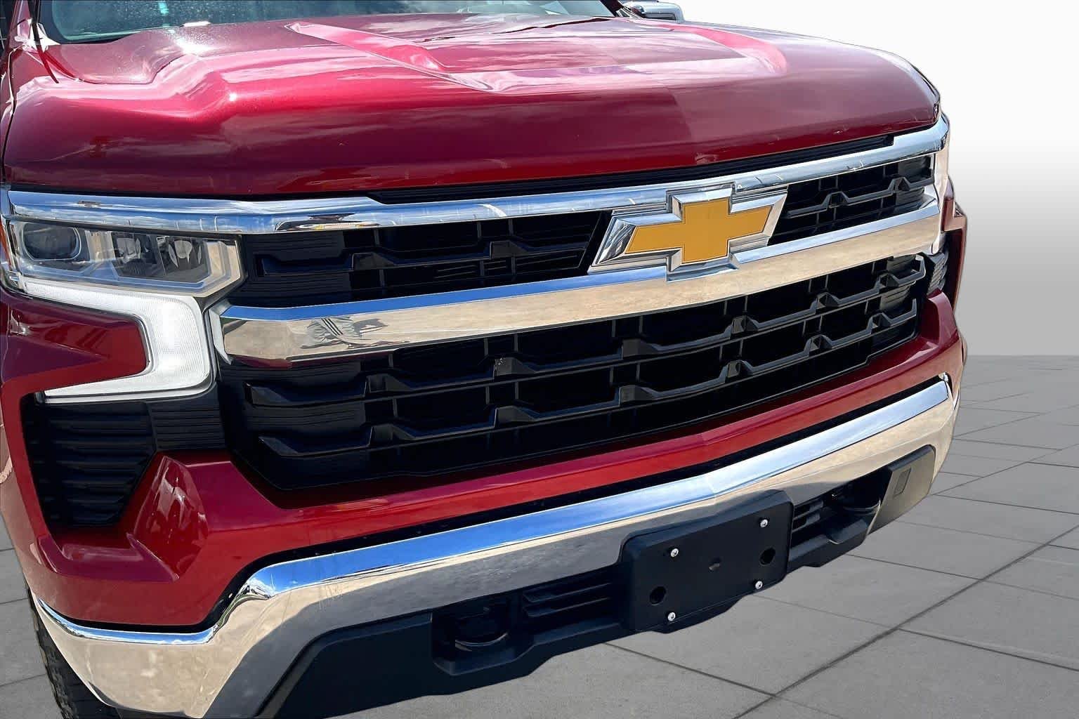 Used 2023 Radiant Red Tintcoat Chevrolet LT image 30