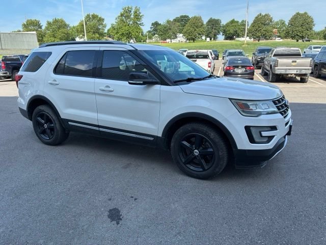 Used 2016 White Ford XLT image 4