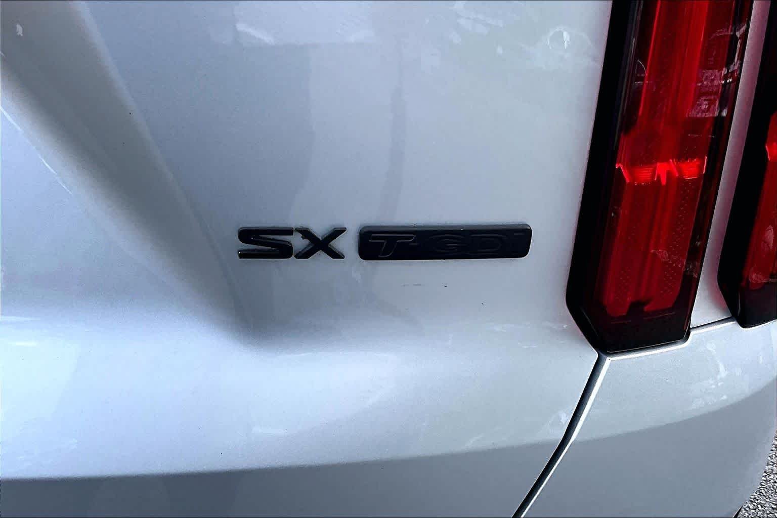 Used 2021 Sparkling Silver Kia SX image 10