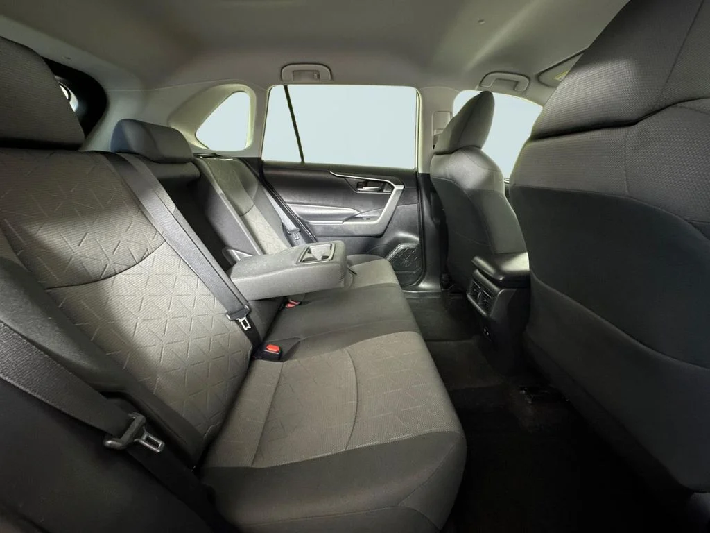 Used 2020 Silver Sky Metallic Toyota XLE image 15