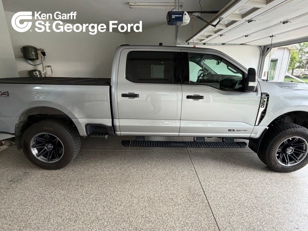 Used 2023 Iconic Silver Metallic Ford XLT image 1
