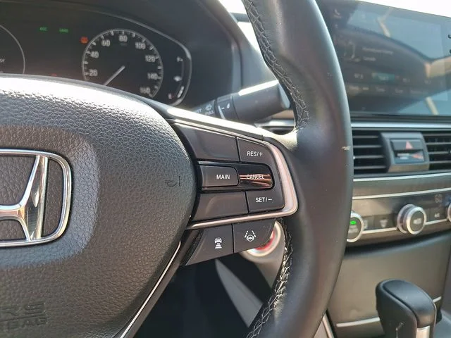 Used 2018 Silver Honda EX-L image 19