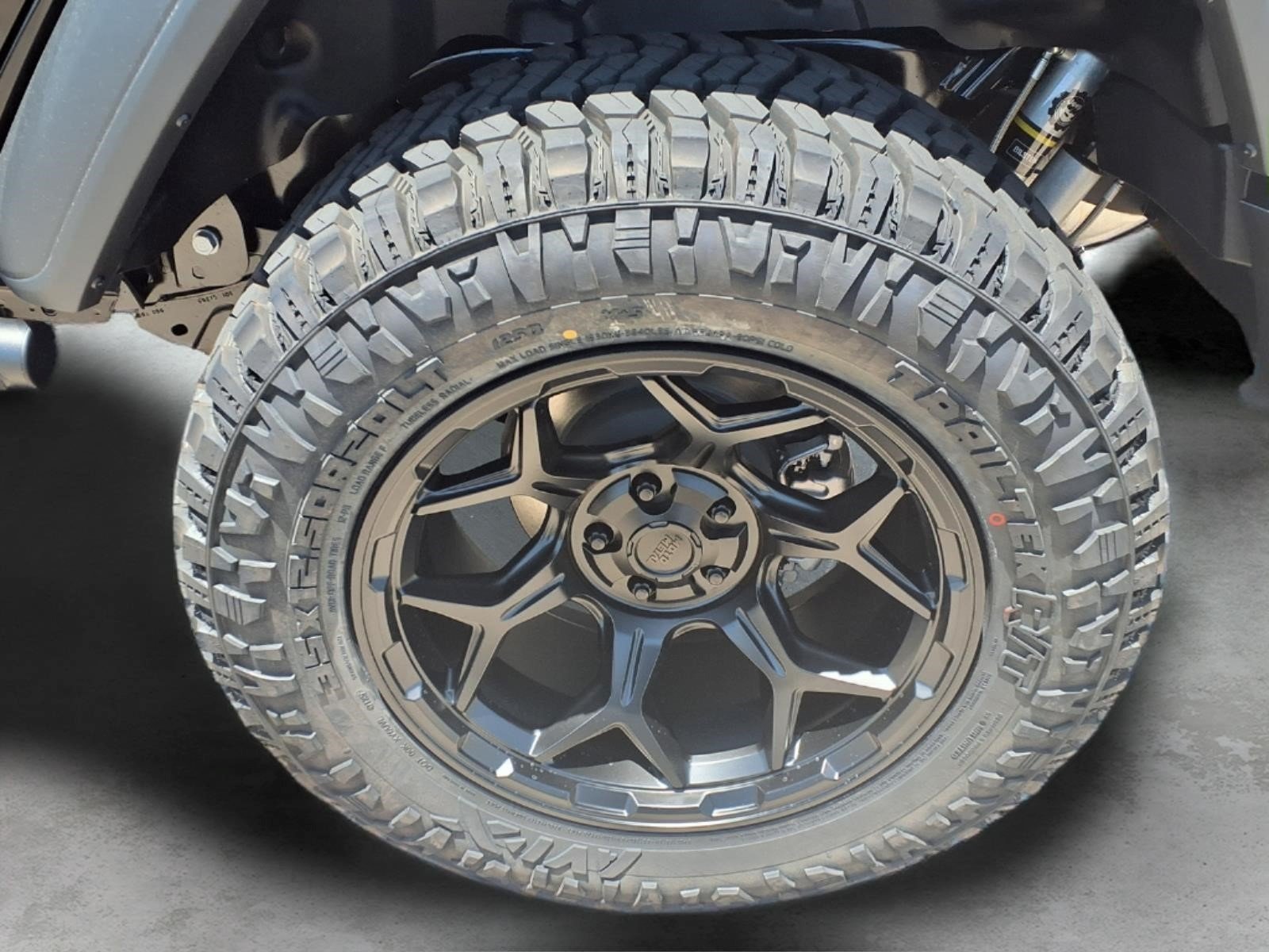 New 2026 Black Clear-Coat Exterior Paint Jeep Sport S image 7