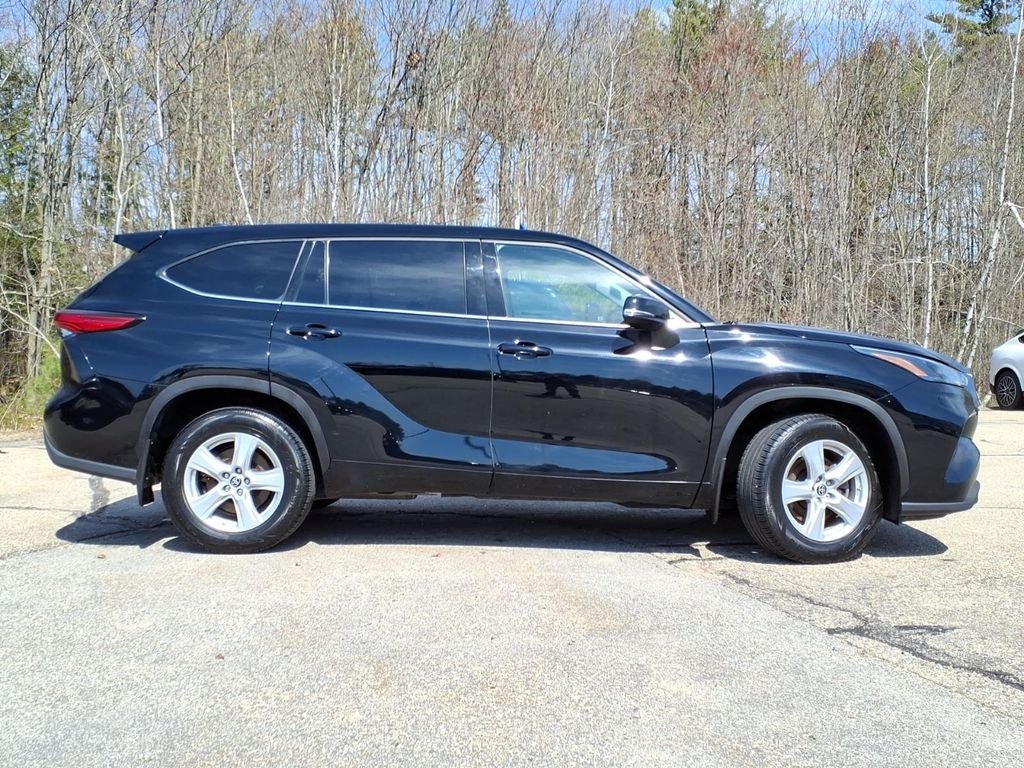 Certified Used 2022 Midnight Black Metallic Toyota L image 3