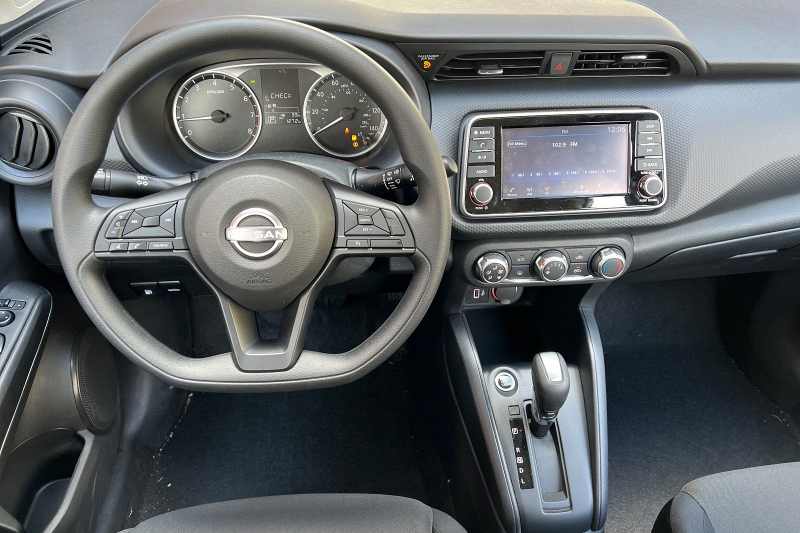 2025 Nissan KICKS PLAY Base - Photo 19