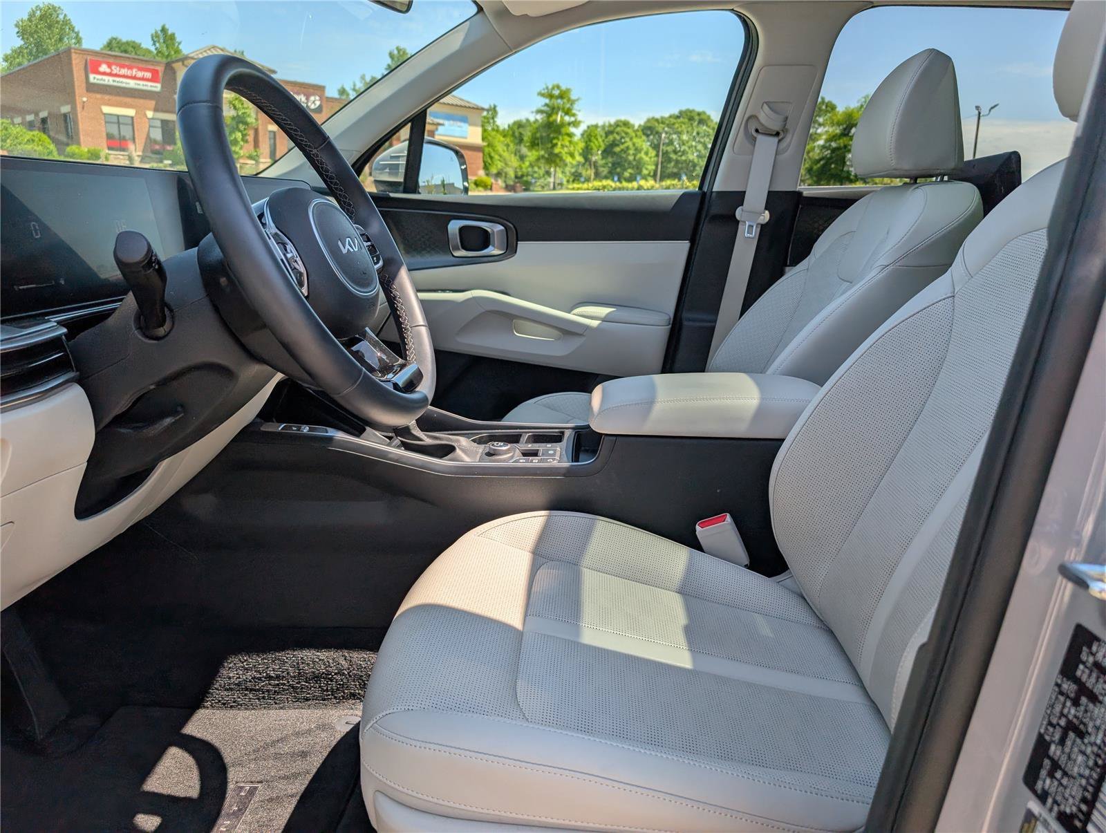Used 2025 Wolf Gray Kia S image 18