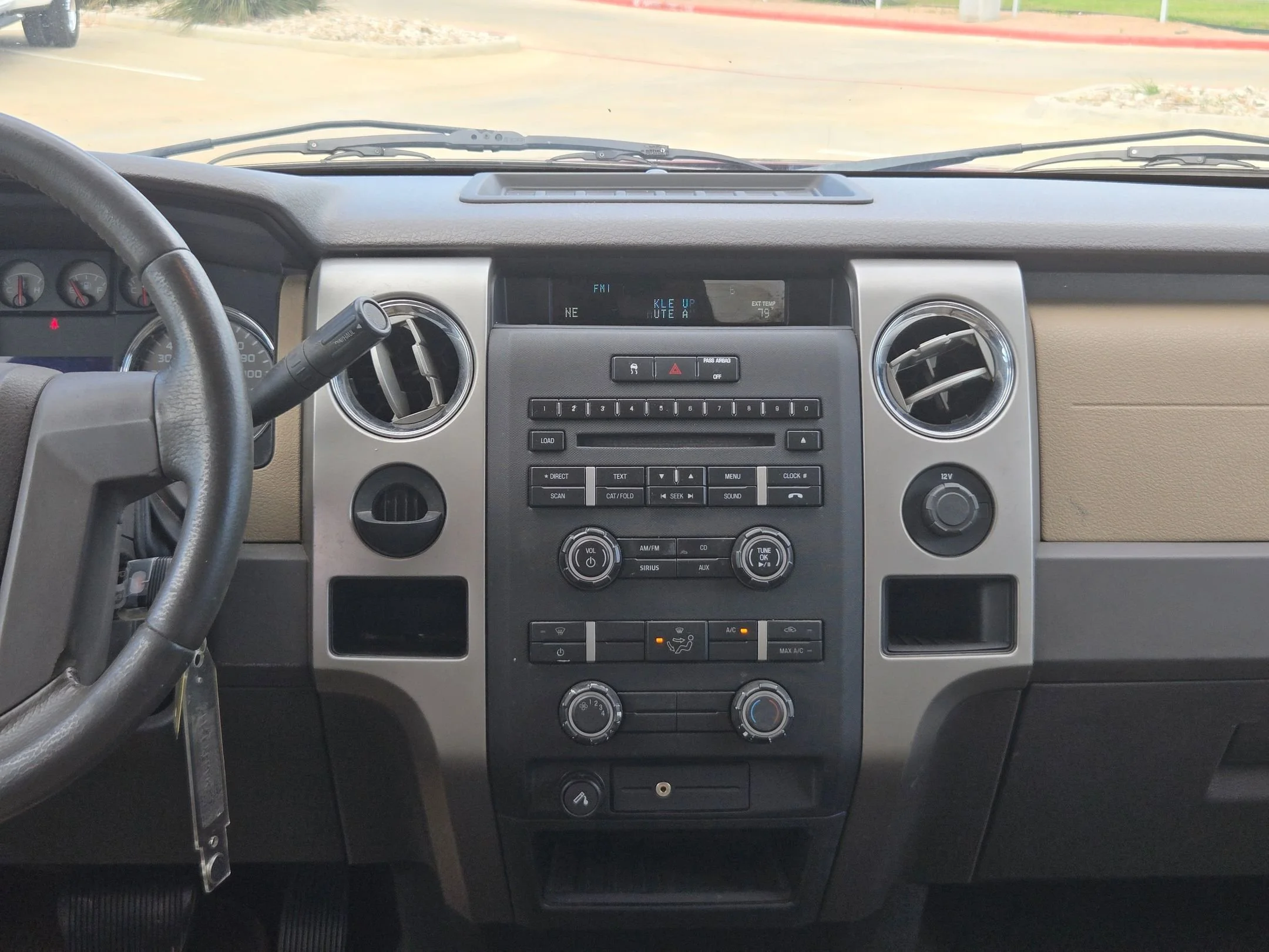 Used 2010 Red Ford XLT image 16