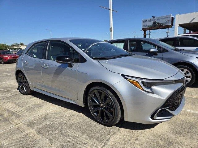 Used 2026 Classic Silver Metallic Toyota XSE image 3