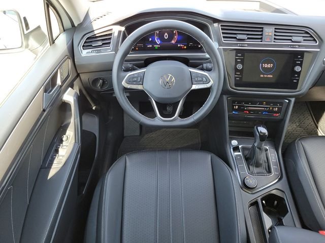 Used 2023 White Volkswagen 2.0T SE image 14