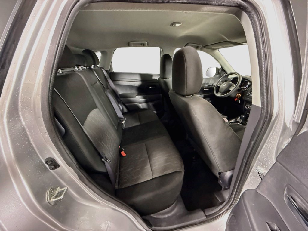 Used 2025 Alloy Silver Metallic Mitsubishi ES image 22