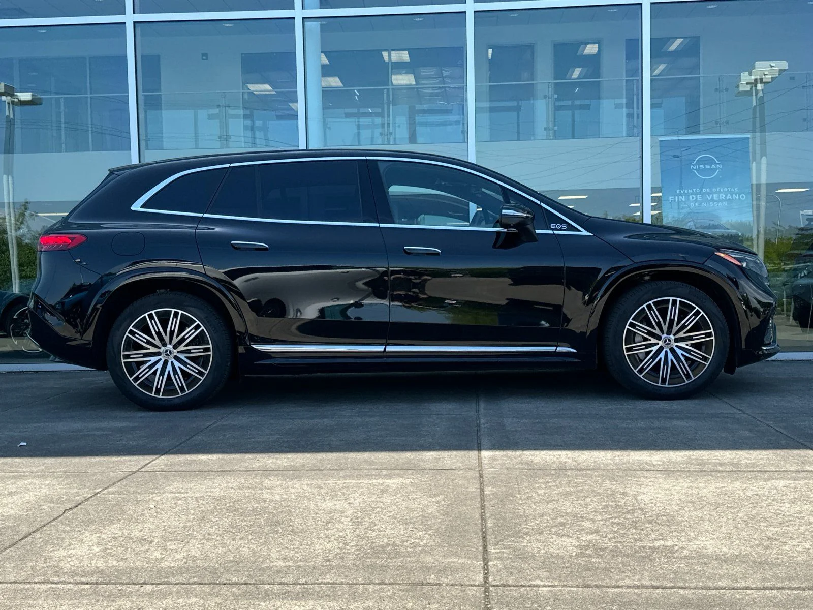 Used 2023 Obsidian Black Metallic Mercedes-Benz 580 image 2