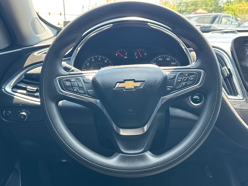 Used 2019 Silver Chevrolet LT image 15