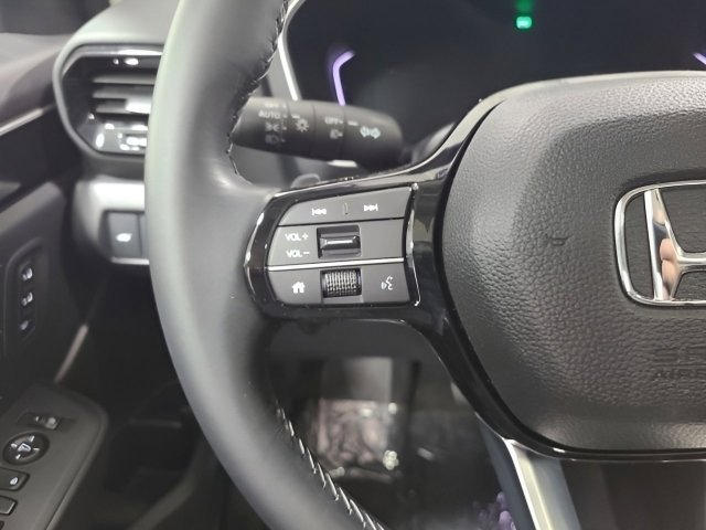 Used 2025 Platinum White Pearl Honda Touring image 31