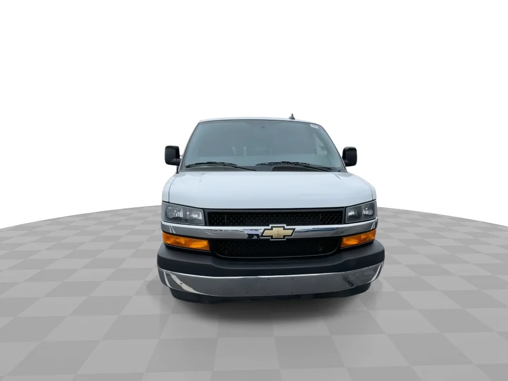 Used 2024 Summit White Chevrolet 2500 image 4