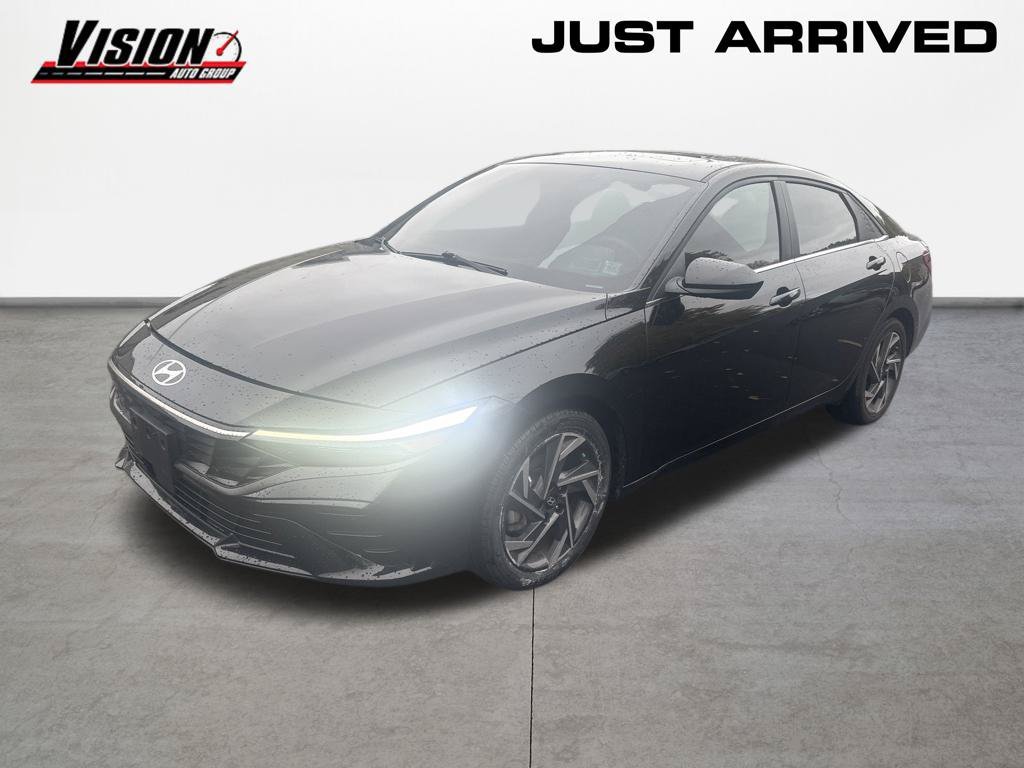 Used 2024 Black Hyundai SEL image 1