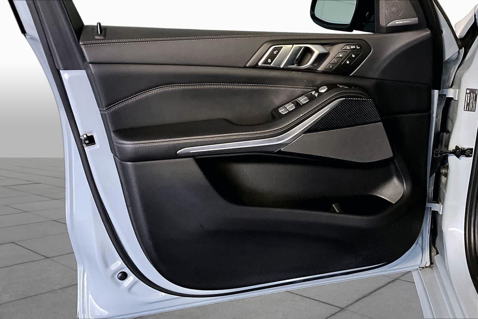 Used 2023 Brooklyn Grey Metallic BMW M60i image 22