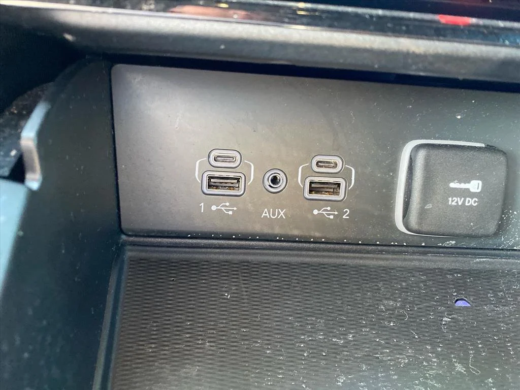 Used 2024 Diamond Black Crystal Pearlcoat Jeep Altitude X image 13