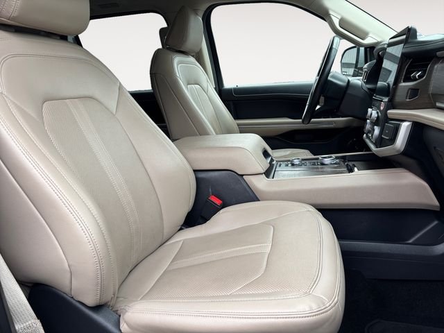 Used 2023 Silver Metallic Ford Limited image 15