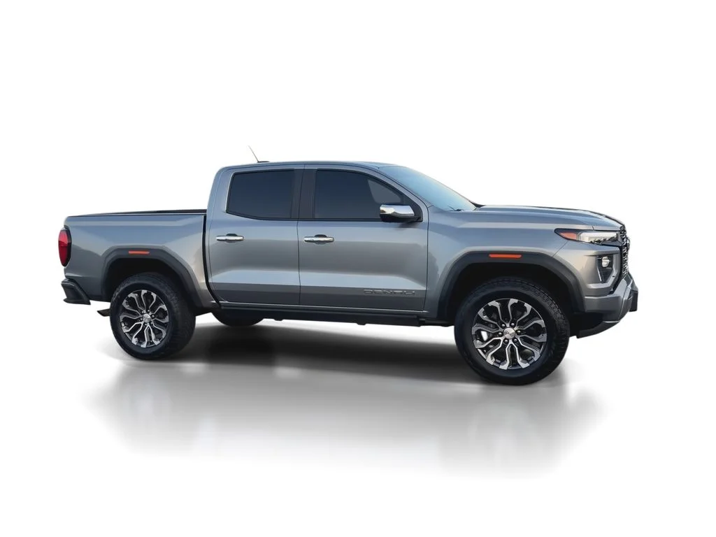 Used 2025 Silver GMC Denali image 2