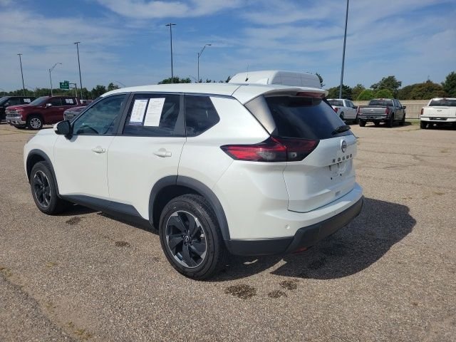 Used 2025 White Nissan SV image 22