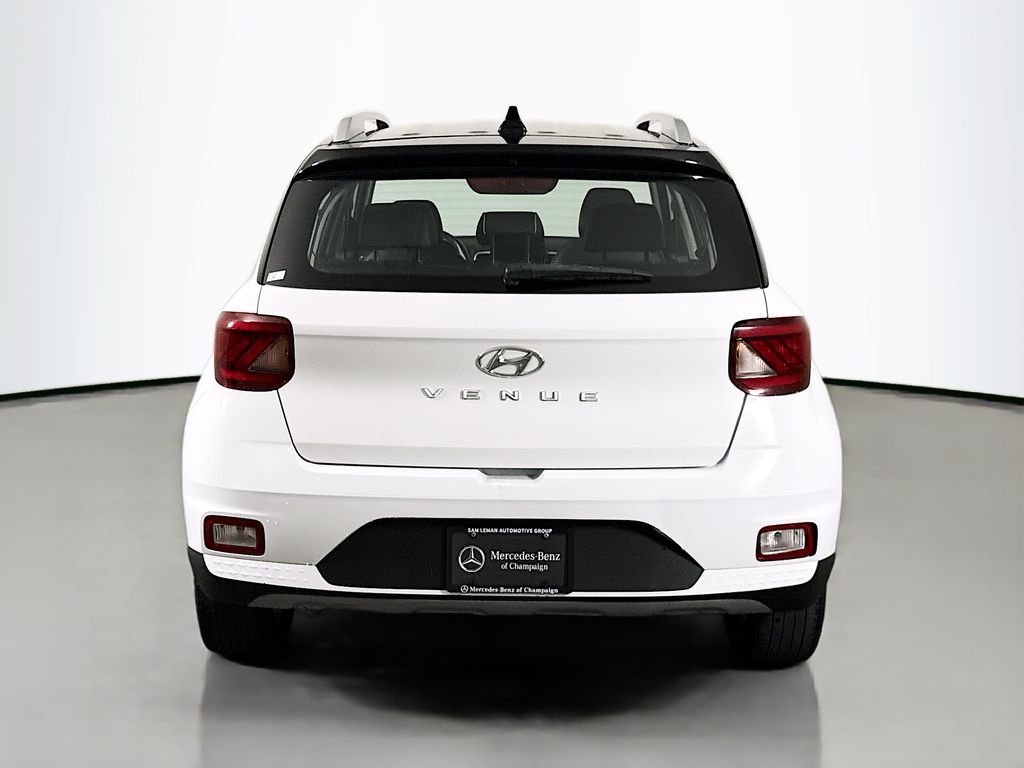 Used 2022 White Hyundai Limited image 6